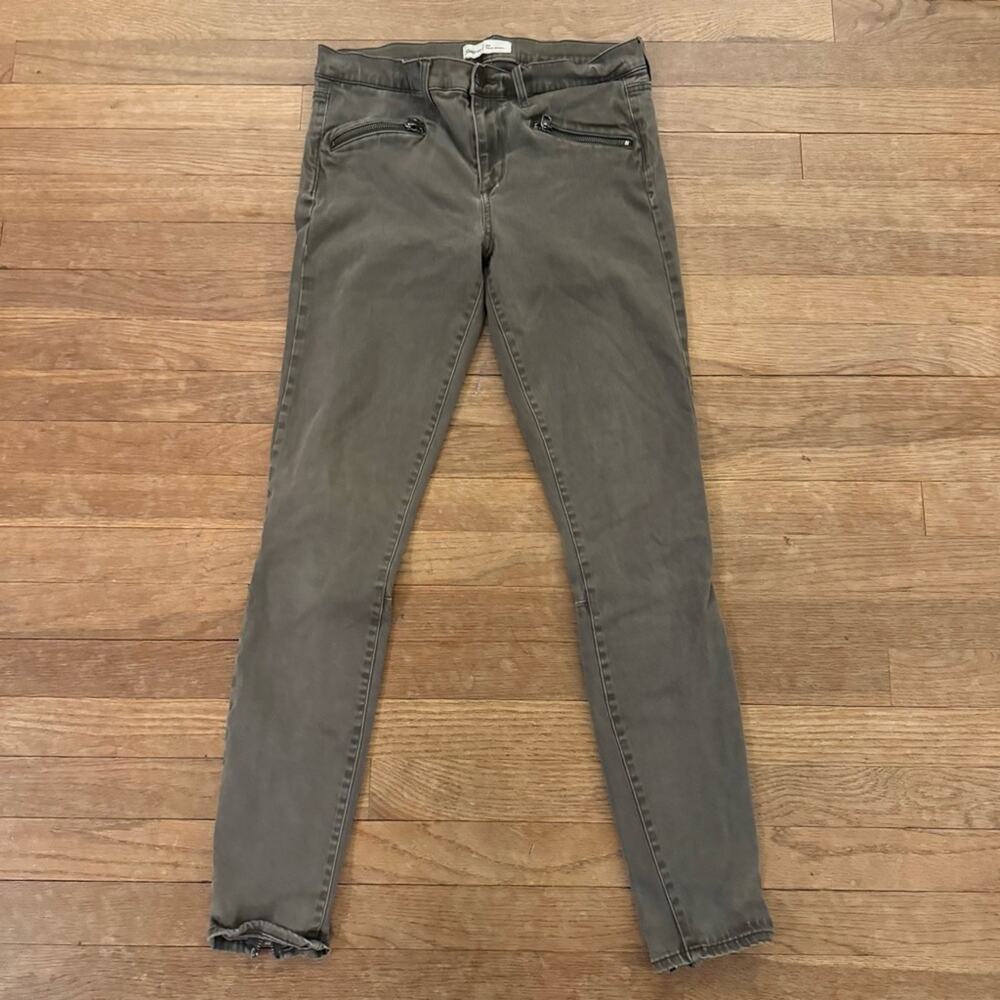 Gap True Skinny olive midrise chino pants size 8
b67